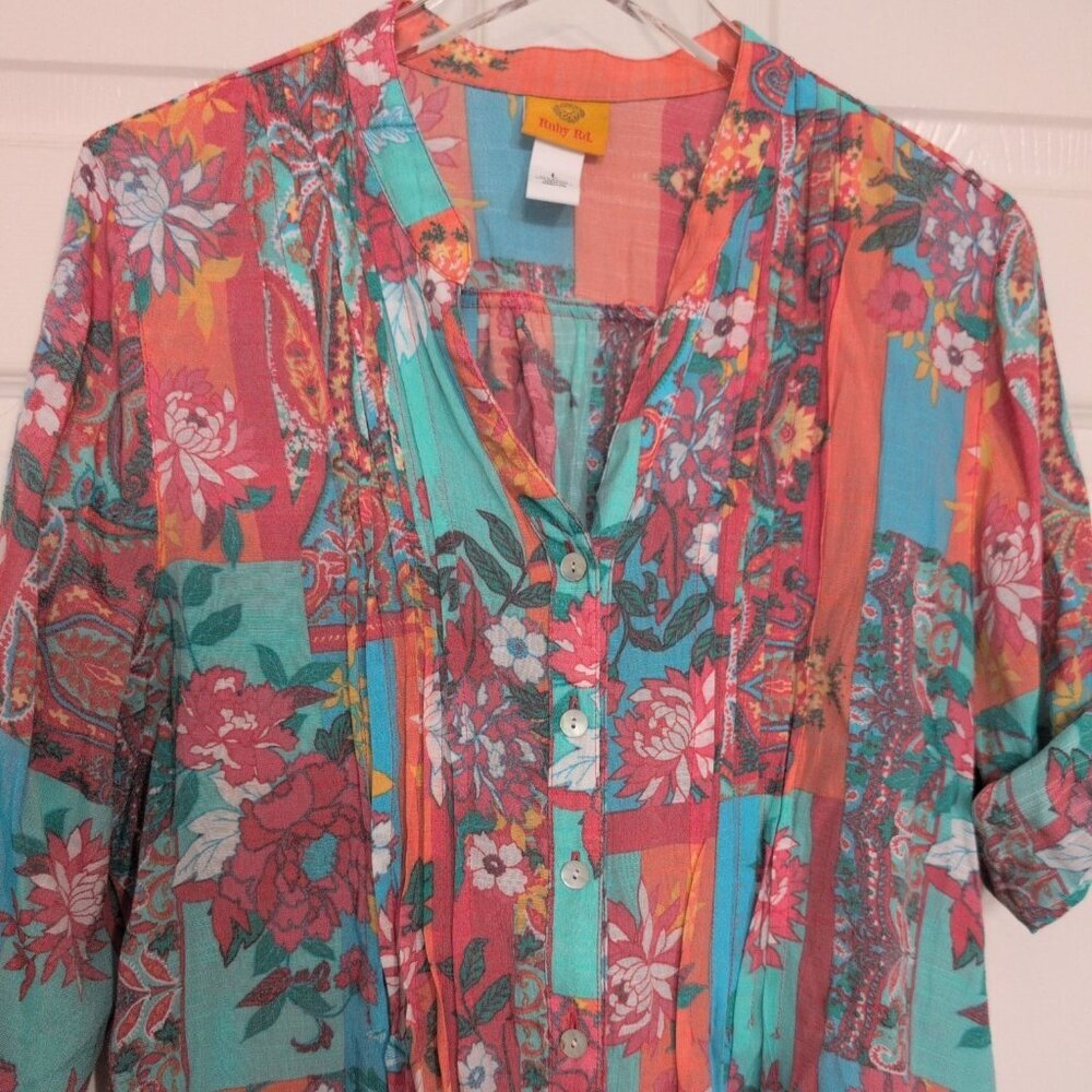 Ruby Rd Floral Pintuck Shirt Womens Size Large Pink Patchwork 3/4 Tab Sleeves - Picture 3 of 7